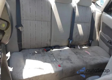 2010 Ford Focus Se z USA, uszkodzony, nr VIN 1FAHP3FN6AW284998